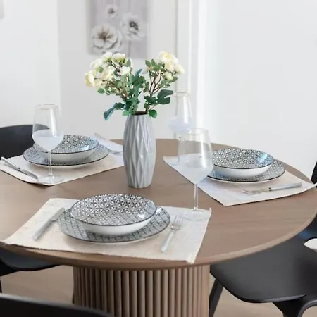 Modern Close To Center Apartment